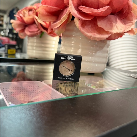 MAC Cosmetics Other - 🤩🤩 BNIB Mac single pot eyeshadow in satin Brulee